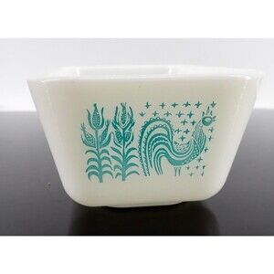 Vintage Pyrex Butterprint Amish White Turquoise 1 1/2 Pint Ovenware 0502 No Lid